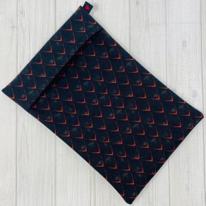 Sac étanche réutilisable de 9,5 x 6 pouces, sac imperméable lavable, pochette pour livre, pochette de livre, petit sac étanche, écailles de dragon, tampon de rangement en tissu