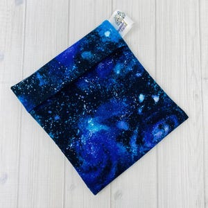 Borsa impermeabile piccola con stampa Galaxy da 6 pollici: porta assorbente in tessuto impermeabile