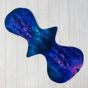 18-Zoll-schwere wiederverwendbare Nachtwäsche Pad, waschbare Menstruationspad, Postpartale Tuch Pad, große Pads, großes Pad, Baum Silhouetten, Baumwollspitze