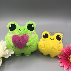 ITH embroidery frog plushie digital download pattern - Frog plush/stuffie - 5x7 and/or 4x4 - Embroidery machine in the hoop