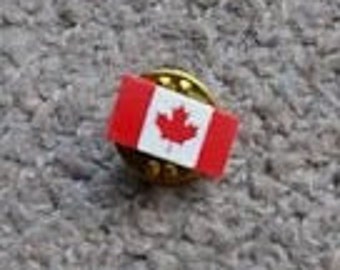 Canadian flag vintage collectible hat pin, Canada flag lapel enamel goldtone badge, vintage Canadian lapel pin, Vintage lapel pin, retro pin
