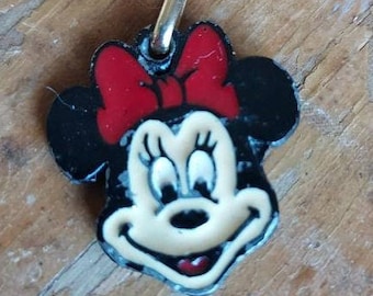 Minnie Mouse Disney vintage collectible enamel badge, retro Minnie Mouse, Minnie Mouse collectible, Disney Minnie Mouse pendant
