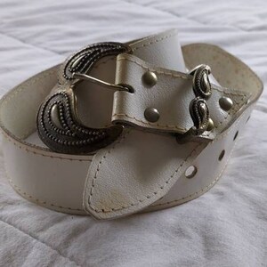 Belt white leather, belt cream leather, belt buckle, retro leather belt, white belt, white cowgirl belt, country leather belt, white country