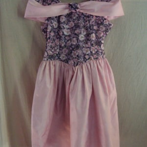 Vintage eighties pink floral taffeta girls dress with pink tulle underlay size 12