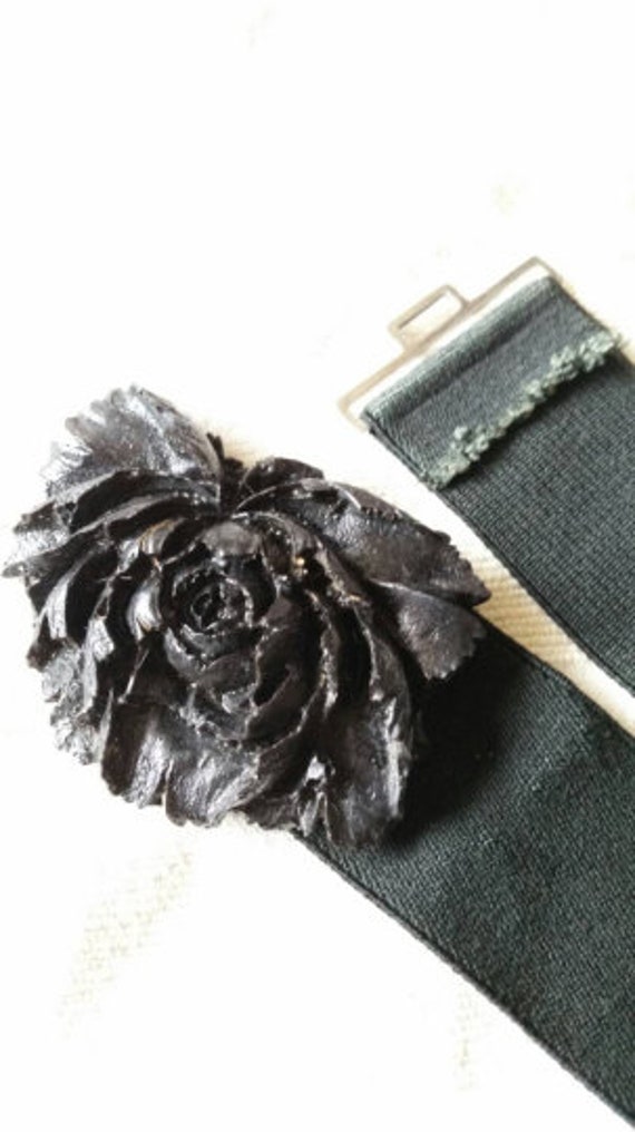 Rose Buckle on Stretch Elastane Belt 
