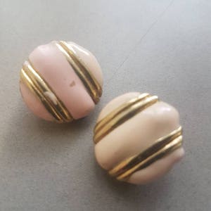 Ohrringe Vintage Schale Emaille und Goldtone Glamour schöne clip auf Rücken Modeschmuck aus verstorbenen Nachlass