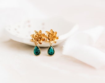 Emerald drop earrings, gold drop earrings, waterlily earrings, bridesmaid earrings, summer wedding jewellery, gold flower earrings