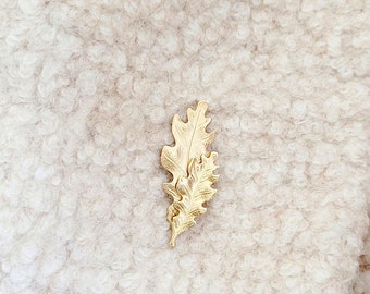 Raw brass oak leaf brooch, nature inspired vintage style brooch, forest jewelry, fall gift ideas, fall fashion accessory, nature lover gift