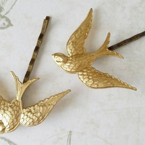 Woodland bobby pins, leaf hair pins, gold bobby pins, gold hair accessory, bird hair clip, gold bird hair pins, woodland wedding