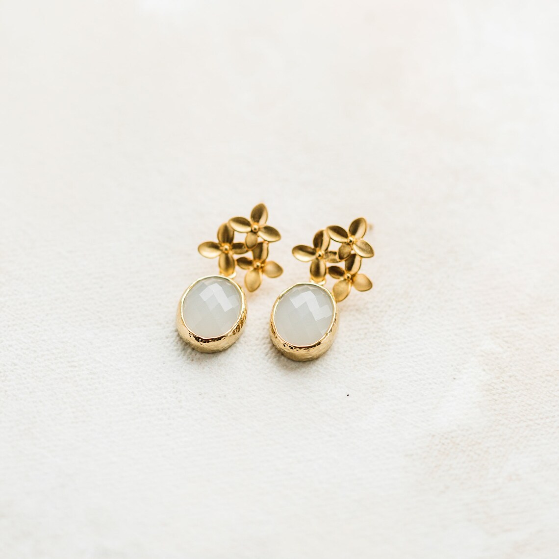 Gold Flower Earrings Gold Stud Earrings White Opal Earrings - Etsy