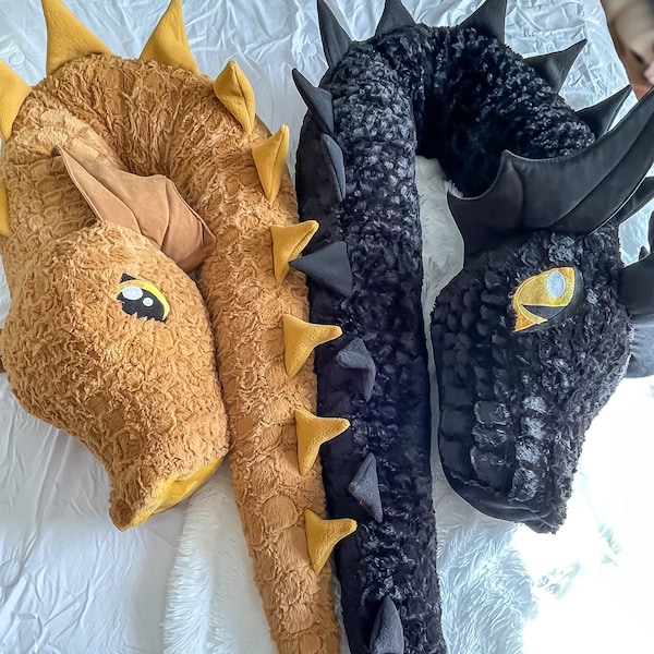 VORBESTELLUNG Bookwyrm Körperkissen Drachen-Lesekissen