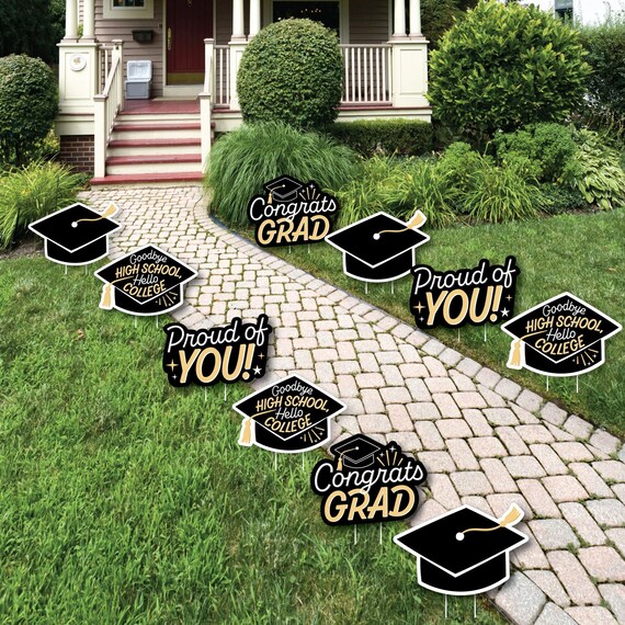 Graduation yard decorations deals