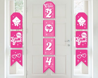 Let's Go Graduate - Pancartas verticales colgantes de papel para puerta - Kit de decoración de pared para fiesta de graduación rosa fuerte 2024 - Decoración de puerta interior