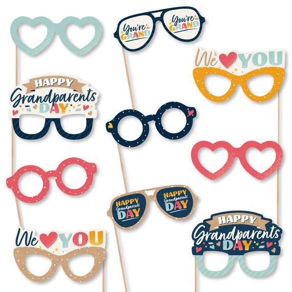 Big Dot of Happiness Las Vegas Glasses - Paper Card Stock Casino Party  Photo Booth Props Kit - 10 Count