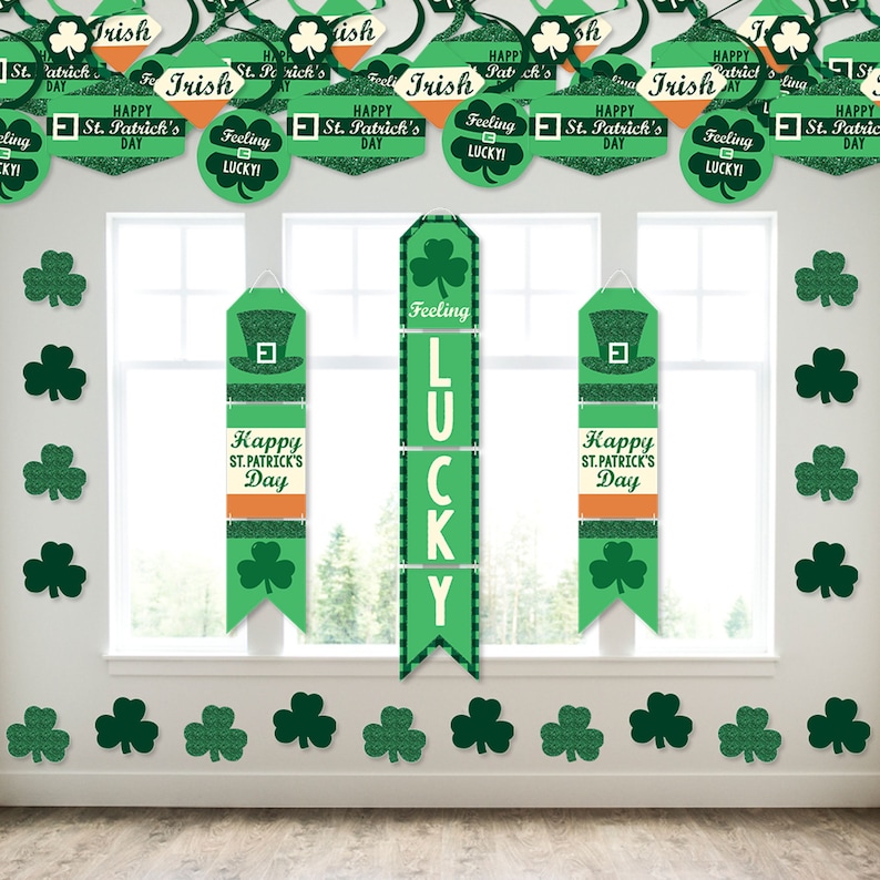 St Saint Patty\u2019s Day Party Room Decoration Kit Wall and Door Hanging Decor Patrick\u2019s Day