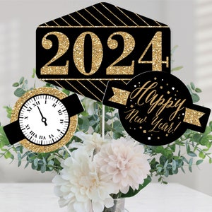 8Pcs Happy 2024 New Year Black Gold Paper Cake Topper Cake Decoration  Supplies Cake Topper 2024 New Year Party Food Decor