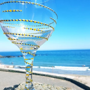Hand Painted Decorated Large Balloon Gin Glass Wine Glass 645ml &#39;The Spiral&#39;
