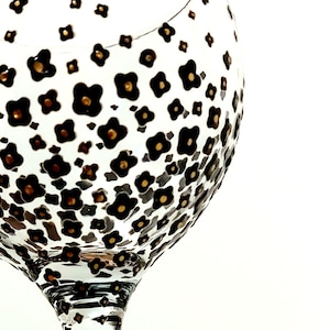 Hand Painted Decorated Large Balloon Gin Glass Wine Glass 645ml &#39;Black Pansy&#39; Flower