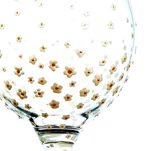 Hand Painted Decorated Large Balloon Gin Glass Wine Glass 645ml &#39;Daisy&#39;