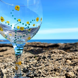 Hand Painted Decorated Large Balloon Tactile Gin Glass Wine Glass 645ml &#39;The Flower&#39;