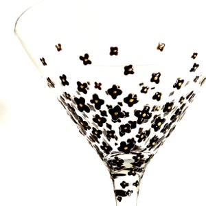 Hand Painted Decorated Martini Cocktail Glass 175ml &#39;Black Pansy&#39; Flower