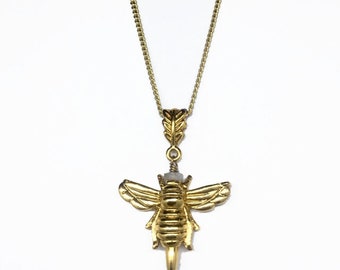 Colgante de animal espiritual de abeja reina