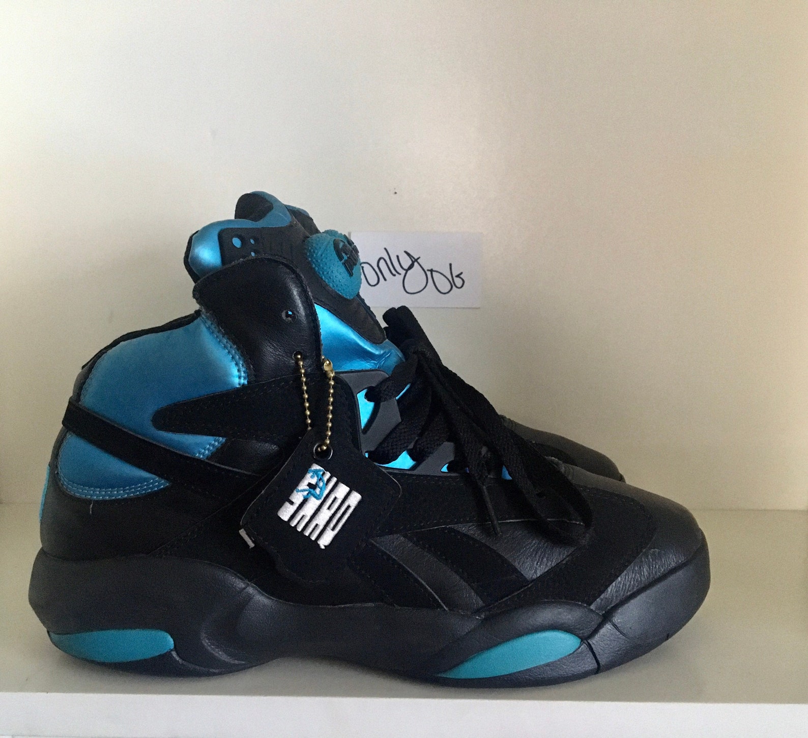 shaq pumps black