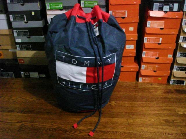 tommy hilfiger overnighter