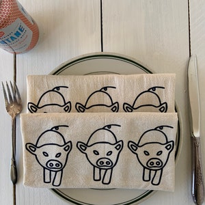 Pig cloth napkins, Pig Farmhouse decor, Set of 2, Pig flour sack napkin, Flour sack towel, Pig kitchen gift, 3 little pigs, Pig tea towel