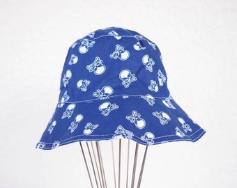 Skull print childrens hat - reversible bucket hat - wide brim hat - sunhat - thick fabric hat - Cotton hat - Girls hat - kids hat boy