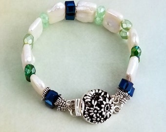 Elegan tSterling Silver and Natural White Pearl Bracelet with Faceted Glass in Gradient Colors of Blue and Green NB147