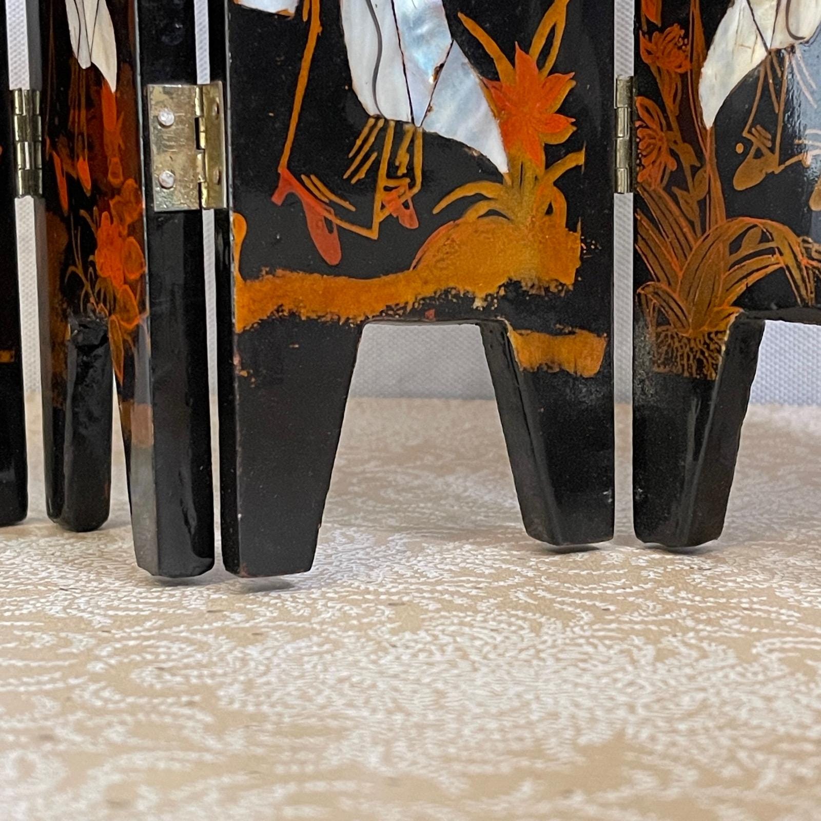 Vintage Japanese Lacquer Folding Screen: Mother of Pearl Geisha