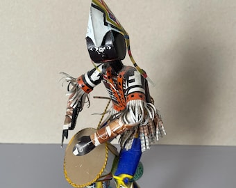 SCULTURA ARTISTICA IN METALLO / Vintage / Da collezione / Statuetta africana in latta / Lattina riciclata / Ballerino / Batterista / Musica