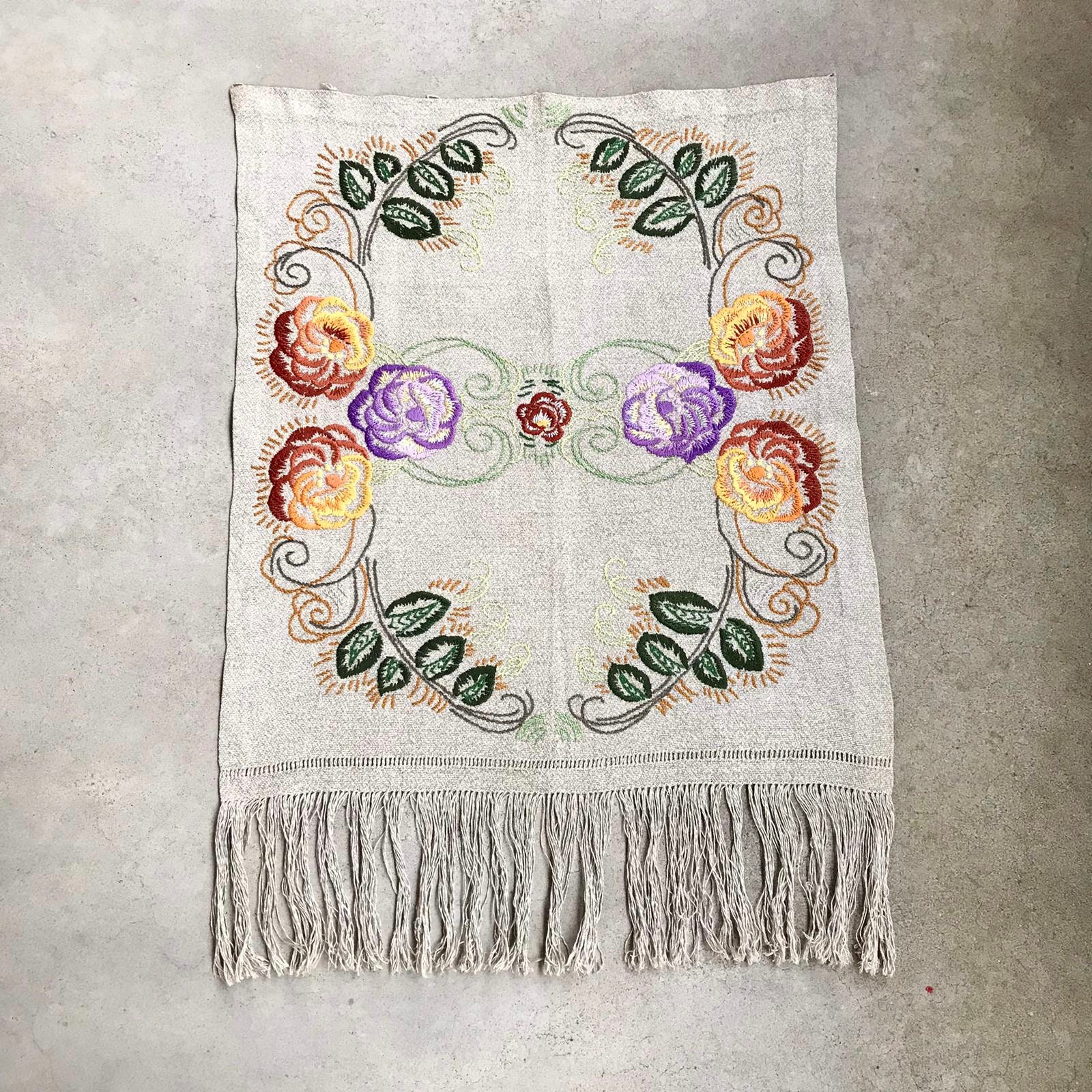 Broderie Suédoise Antique/Mur