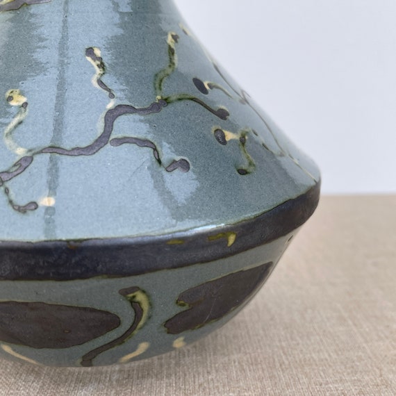 限定品 黒色 陶器製 植木鉢 花とトカゲのデザイン