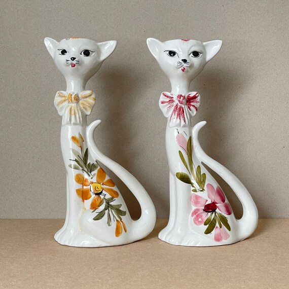 ITALIAN CAT FIGURINE / Made in Italy / Hand painted / Hand made / Vintage ceramic cat / White / Floral / Collectible / Art pottery / Vase