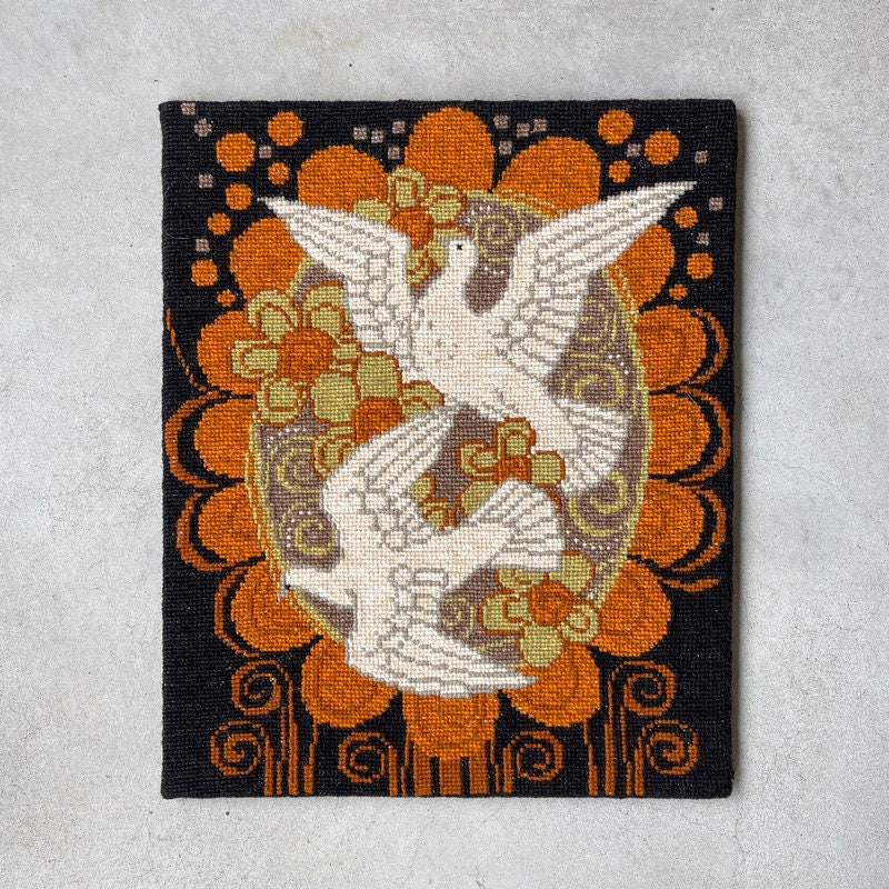 Vintage Zweeds wollen wandtapijt: handgestikte muurdecoratie vogel