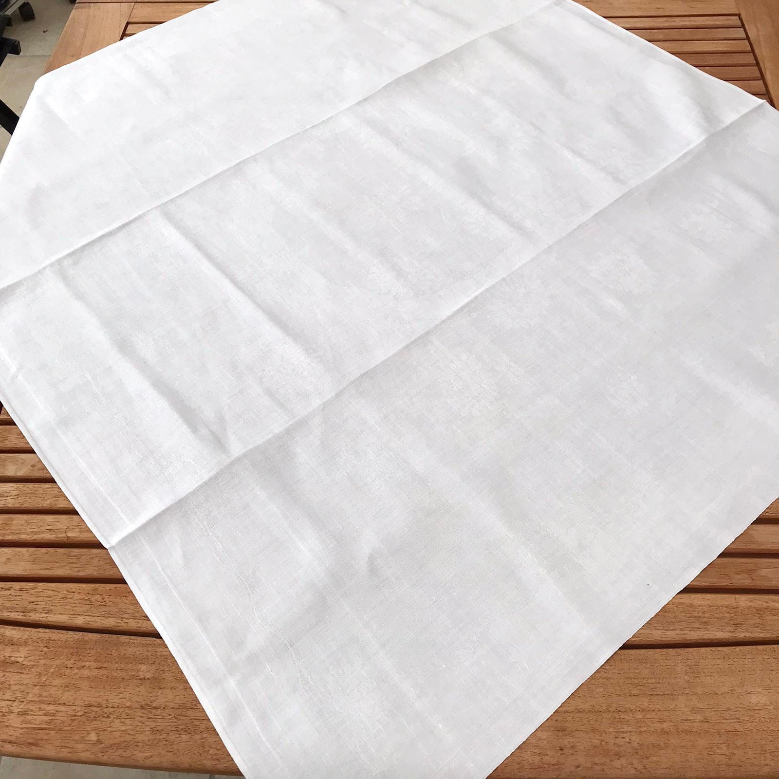 SWEDISH VINTAGE TABLECLOTH / Cloth / White / Linen / Damask Woven
