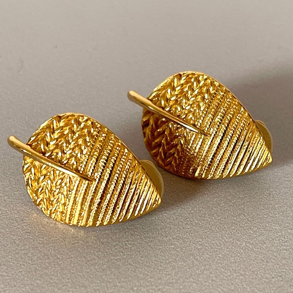 ORENA FRENCH EARRINGS / Vintage / Clip on back / Gold plated metal / Accessoires / Leaves / 60s 70s 80s / Orena Paris / Jewelry