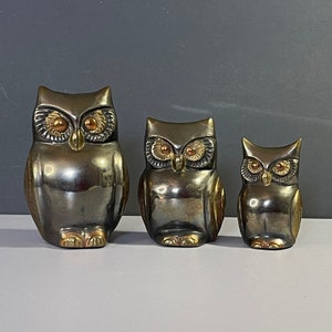 VINTAGE UGGLEFIGURIN / Set om 3 / Metall / 60-tal / 70-tal / Konst / Skulptur / Heminredning / Samlarföremål / Ugglafamilj