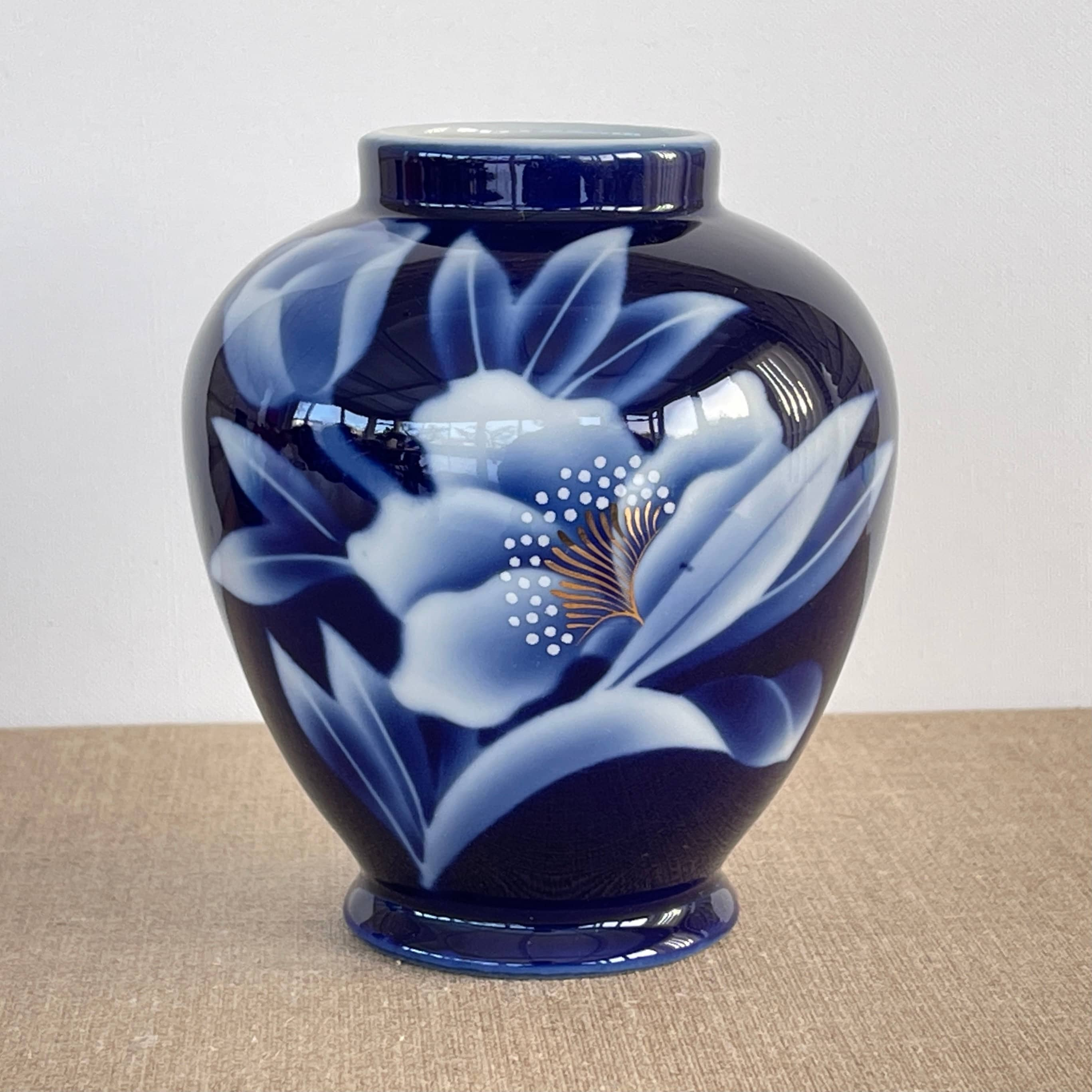 JAPANESE PORCELAIN VASE / Floral / Blue White Gold / Made in Japan