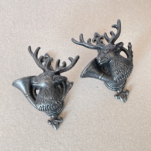 Vintage franska väggkrokar för hjort, metalldekoration för jakthorn (set om 2)