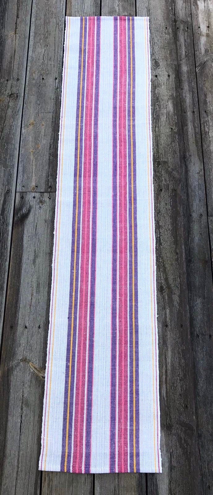 "Chemin de table tissé vintage scandinave : lin rayé rustique rose violet beige"

(This title translates to "Vintage Scandinavian Woven Table Path: Rustic Striped Rose Violet Beige Linen")