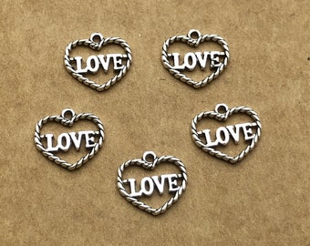 30pcs Charmes de cœur, Pendentifs de cœur, Charmes d’amour Antique Silver Tone