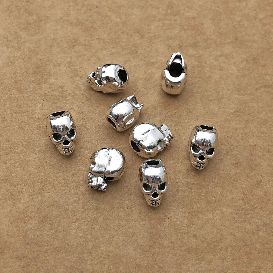 30pcs/lot skull beads,silver color one-eye skull shaped beads 30pcs/lot skull beads,silver color one-eye skull shaped beads