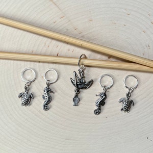 Fishing with turtles and sea horses Set of Knitting Markers / Crochet Stitch Markers - Set of 5