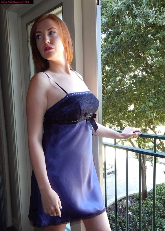 Belle nuisette courte en satin bleu fonce et dentelle et strass nuisette lingerie Etsy France
