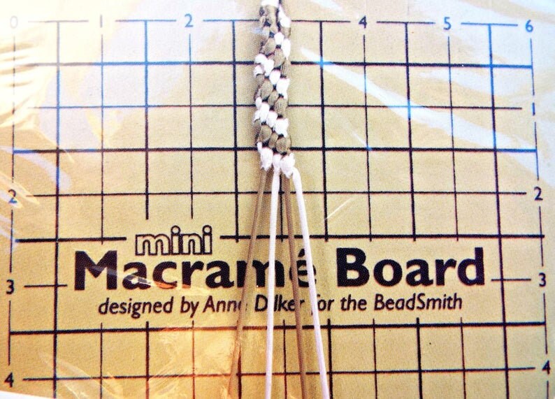 Planche Mini Macramé Beadsmith 19x26,7 Cm + 40 Broches En T – Idéale Pour Bracelets, Projets Créatifs Et DIY