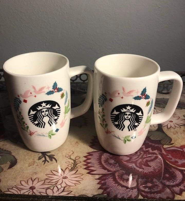Starbucks Christmas Holiday 2021 12oz Red Berries & Holly Ceramic Coffee  Mug NWT