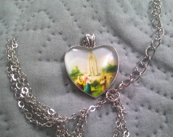 Our Lady of Fatima Heart Pendant Necklace: Religious Gift